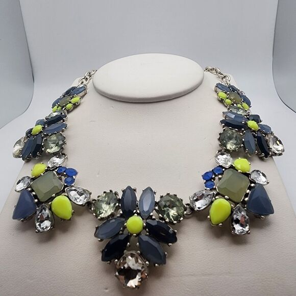 Stella & Dot Elodie Rhinestone Statement Necklace - Picture 2 of 5